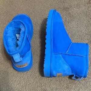 Bright Blue Uggs in like new condition